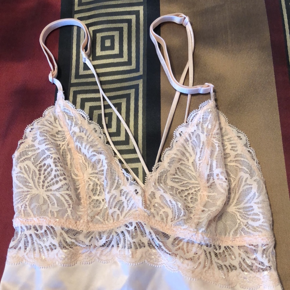Simple Lingerie - Picture 2 of 6